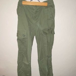 Green cargo jogger pants